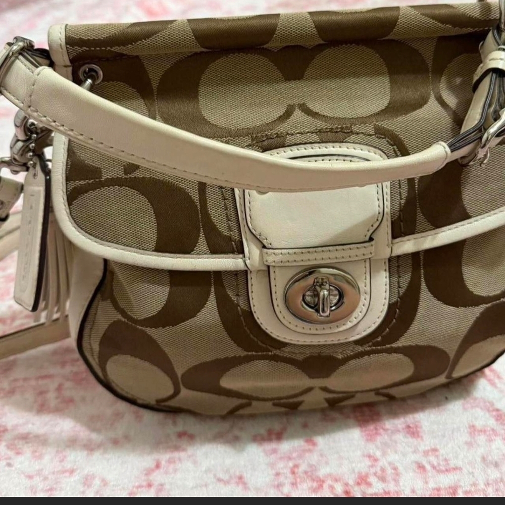 Coach 70th Anniversary Limited Edition Willis Bag - Picture 2 of 5